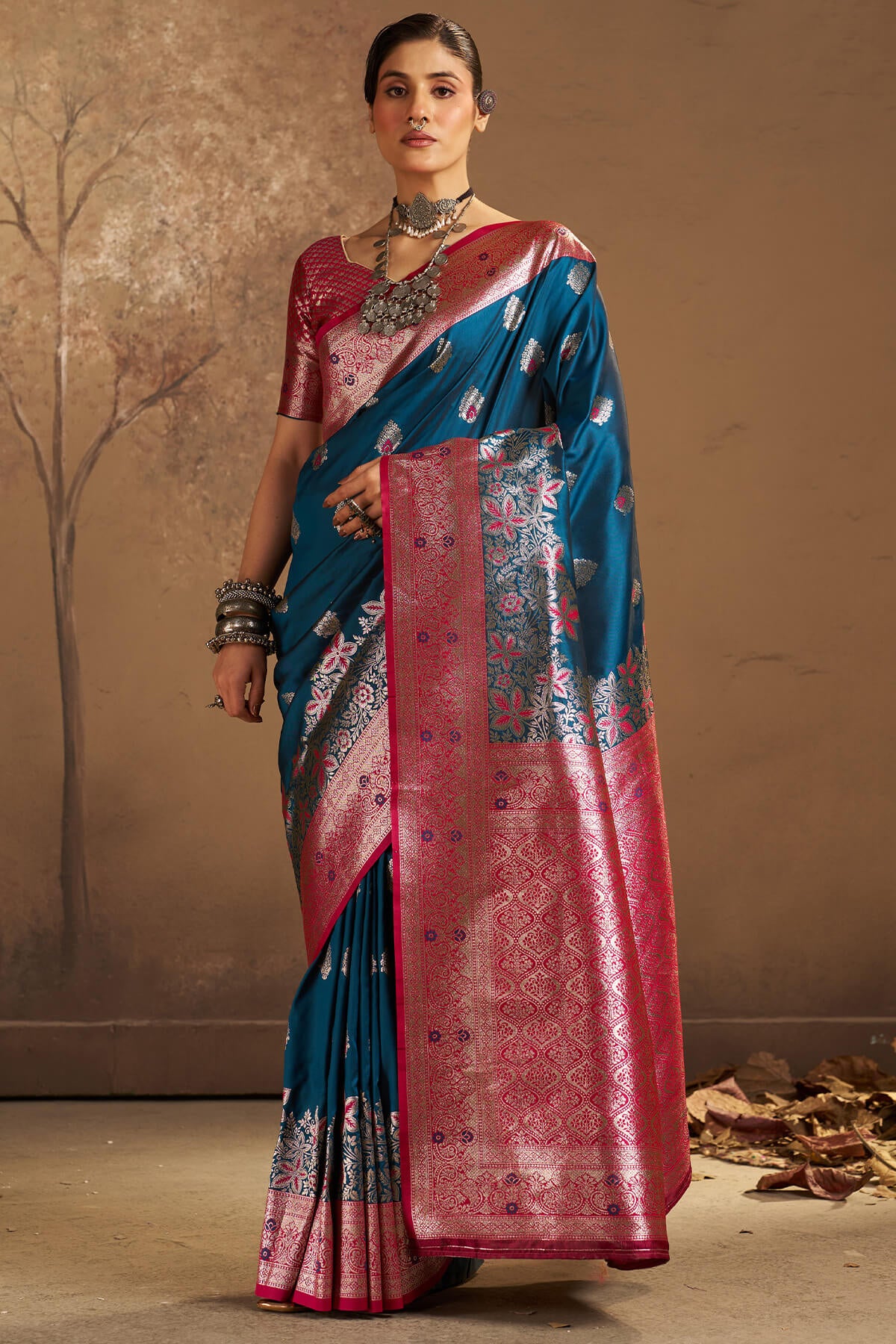Dazzling Rama Pure Zari Weaving Banarasi Silk Saree With Snappy Blouse Piece