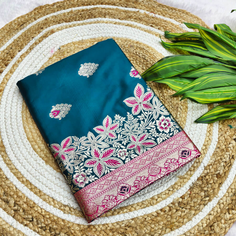 Dazzling Rama Pure Zari Weaving Banarasi Silk Saree With Snappy Blouse Piece