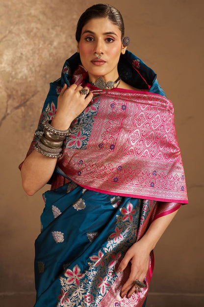 Dazzling Rama Pure Zari Weaving Banarasi Silk Saree With Snappy Blouse Piece