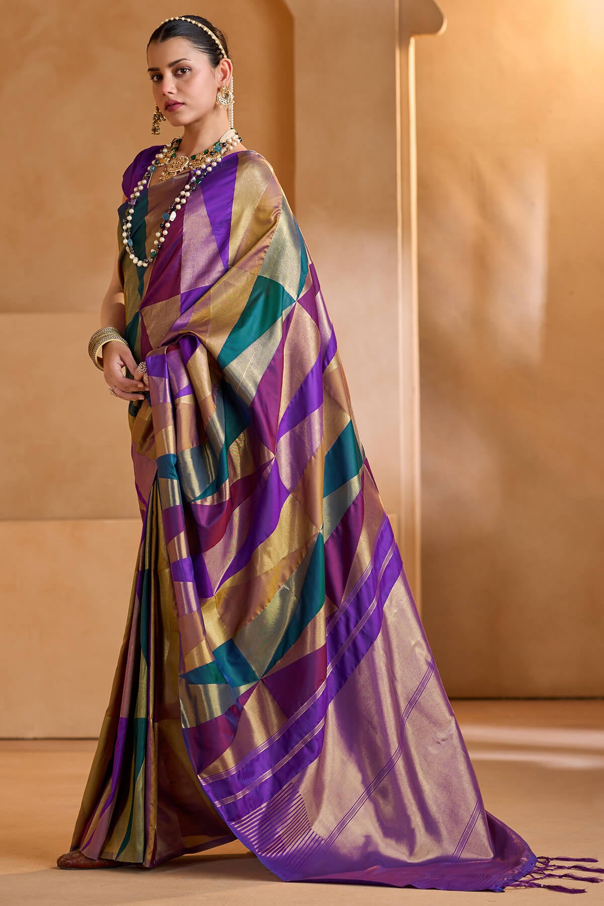 Dazzling Multicolor Soft Silk Saree With Ideal Blouse Piece
