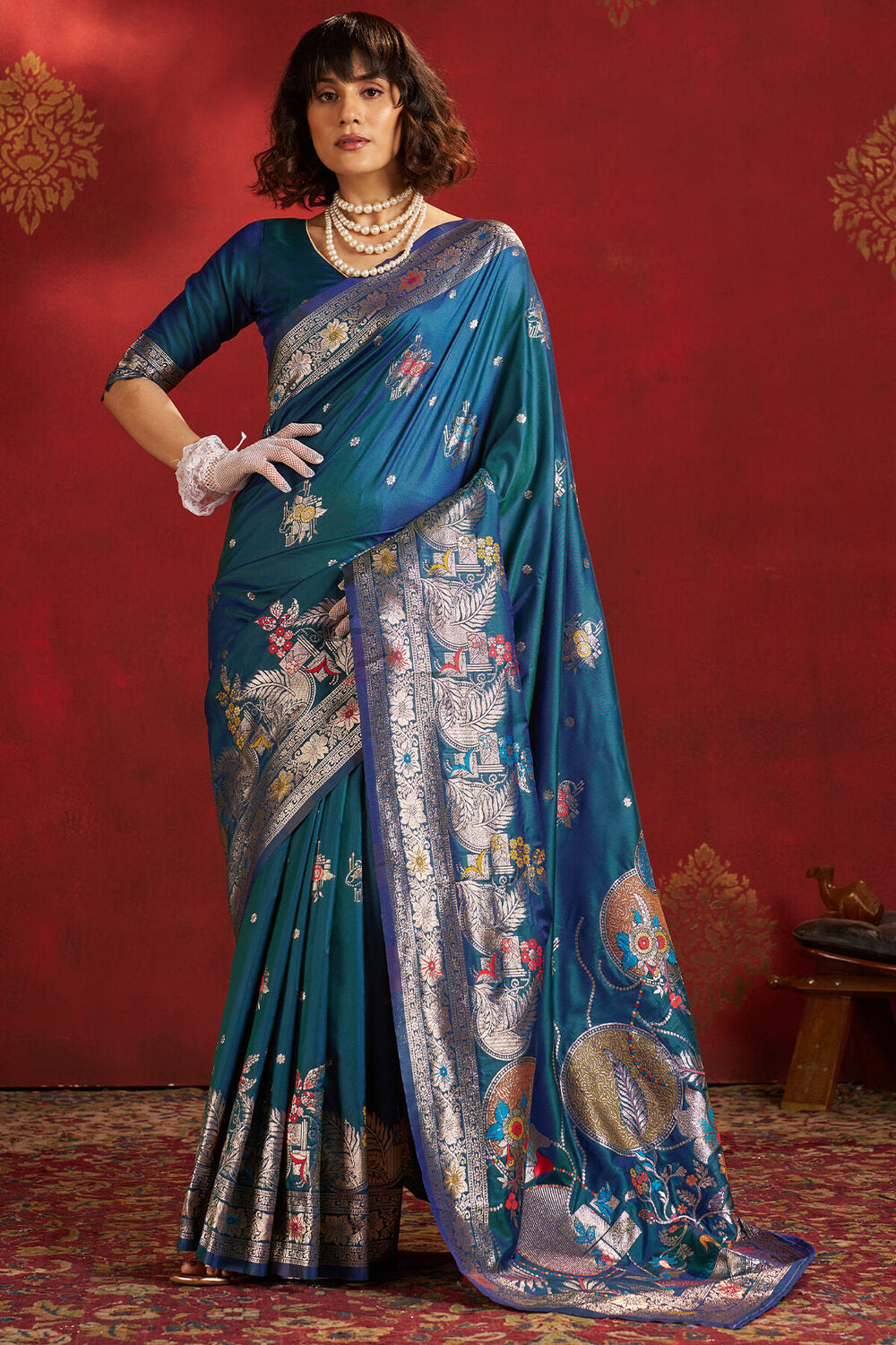 Comely Rama Pure Zari Weaving Banarasi Silk Saree With Nemesis Blouse Piece