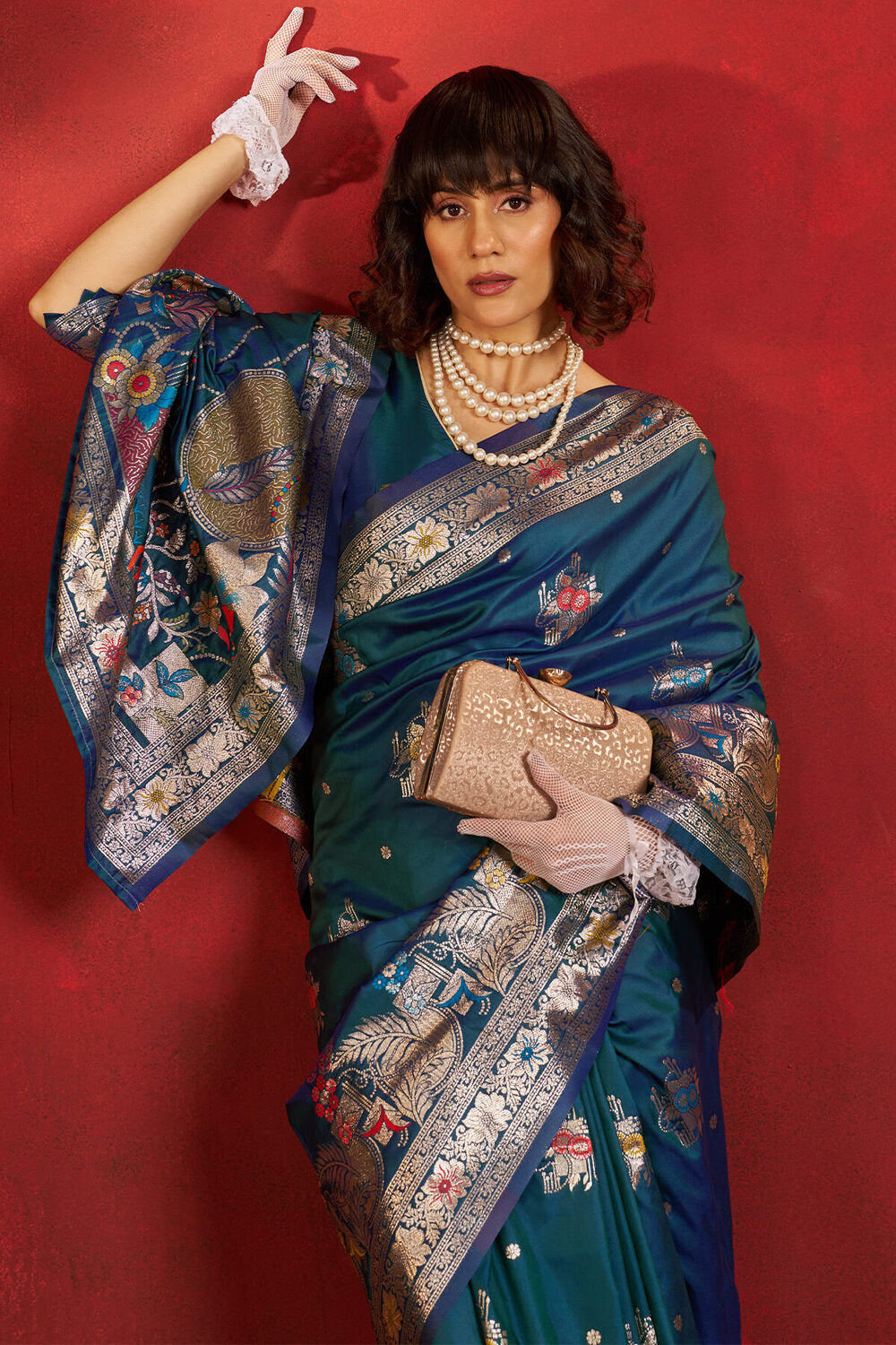 Comely Rama Pure Zari Weaving Banarasi Silk Saree With Nemesis Blouse Piece