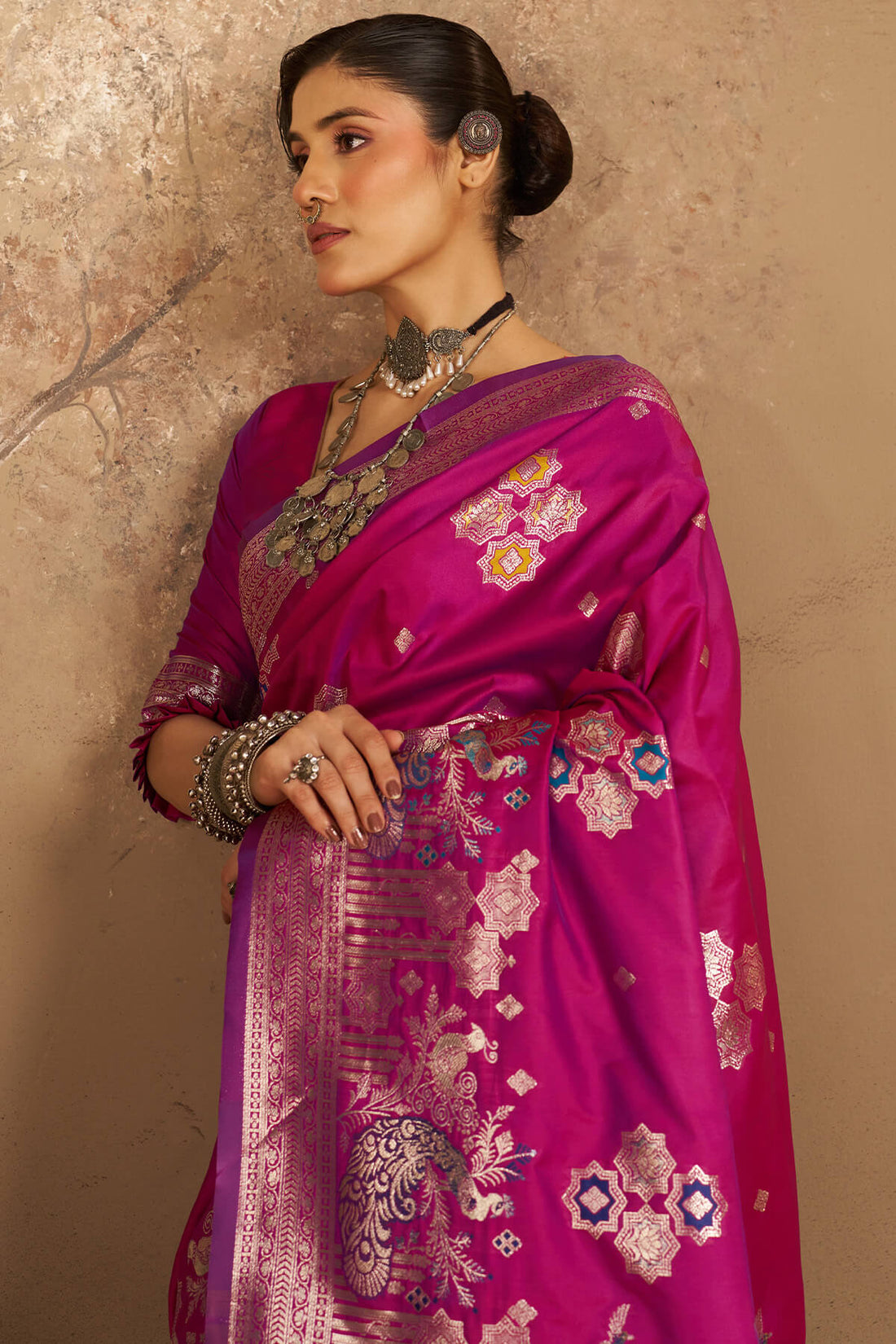 Dalliance Megnta Pure Zari Weaving Banarasi Silk Saree With Charismatic Blouse Piece