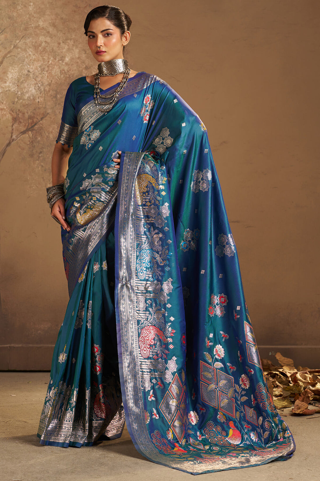 Arresting Rama Pure Zari Weaving Banarasi Silk Saree With Gratifying Blouse Piece