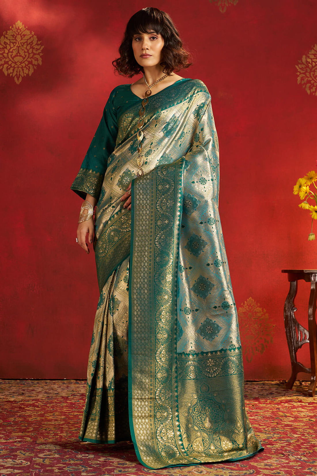 Pleasant Green Kanjivaram Silk Saree With Incredible Blouse Piece