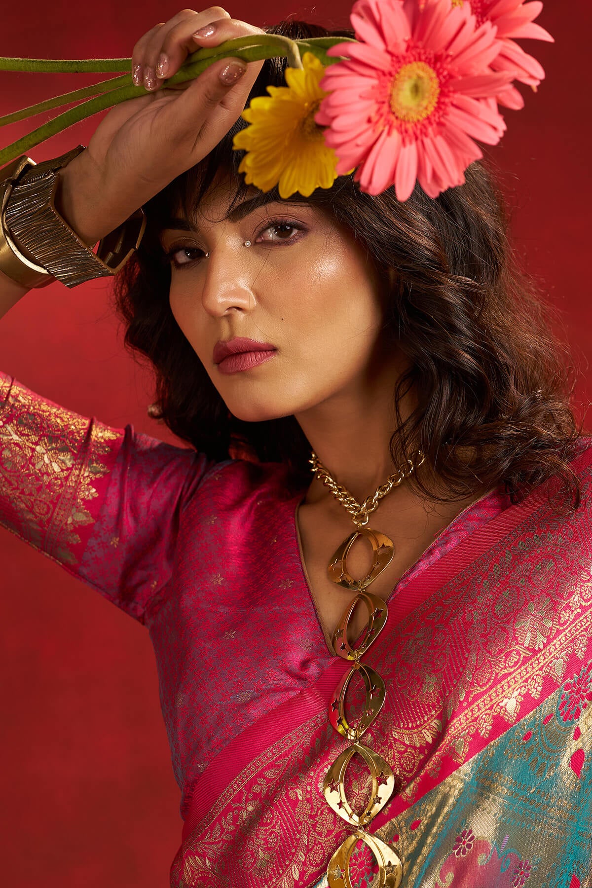 Fancifull Rama Kanjivaram Silk Saree With Staring Blouse Piece