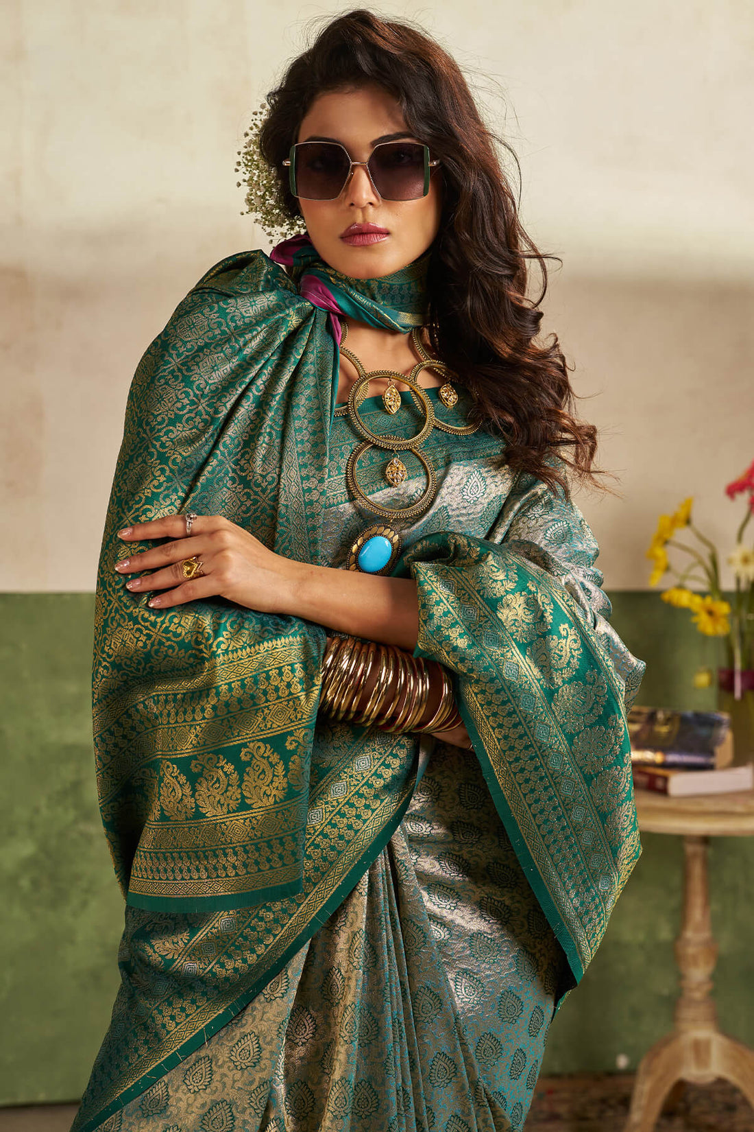 Surreptitious Green Kanjivaram Silk Saree With Super classy Blouse Piece