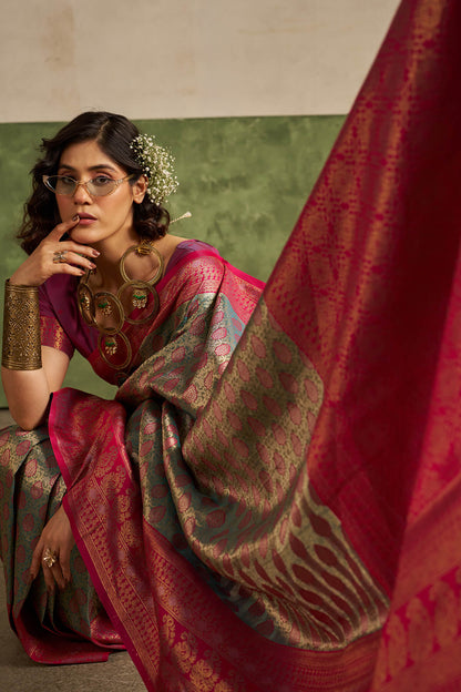 Ebullience Rama Kanjivaram Silk Saree With Extraordinary Blouse Piece