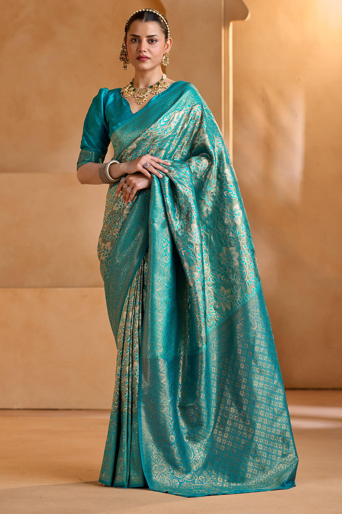 Sempiternal Firozi Kanjivaram Silk Saree With Unique Blouse Piece