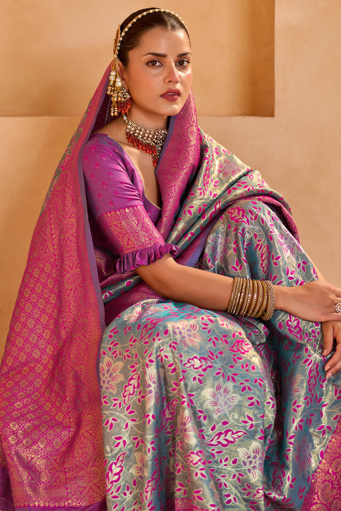 Brood Rama Kanjivaram Silk Saree With Splendiferous Blouse Piece