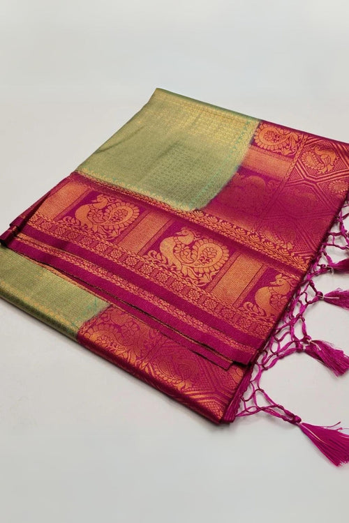 Load image into Gallery viewer, Charming Green Kanjivaram Silk Saree With Blooming Blouse Piece
