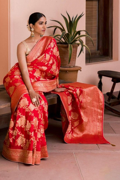 Load image into Gallery viewer, Mesmeric Red Soft Soft Banarasi Silk With Glorious Blouse Piece
