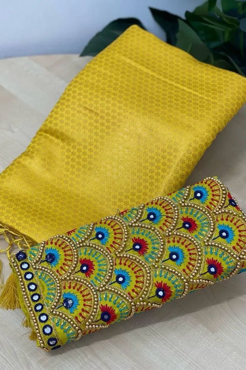 Load image into Gallery viewer, Prettiest Yellow Kanjivaram Silk Saree With Two Mellifluous Blouse Piece
