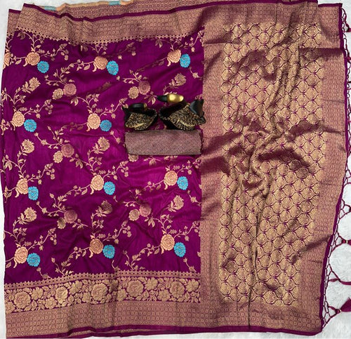 Load image into Gallery viewer, Refreshing Purple Soft Banarasi Silk Saree With Flaunt Blouse Piece
