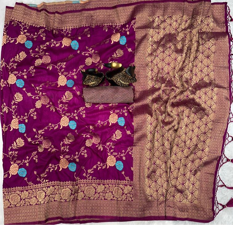 Refreshing Purple Soft Banarasi Silk Saree With Flaunt Blouse Piece