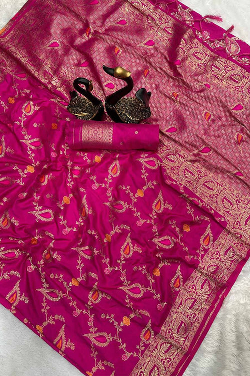 Load image into Gallery viewer, Chatoyant Dark Pink Soft Banarasi Silk Saree With Sempiternal Blouse Piece
