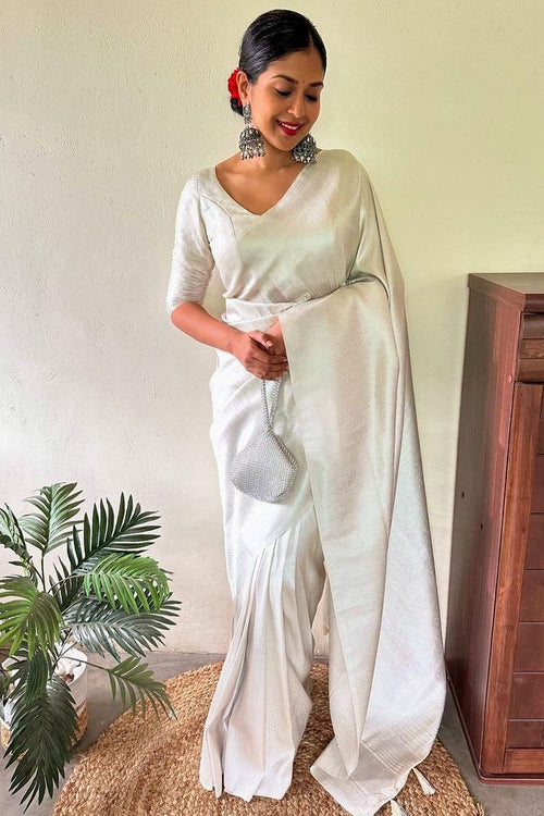 Load image into Gallery viewer, Inspiring Off White Kanjivaram Silk Saree With Arresting Blouse Piece
