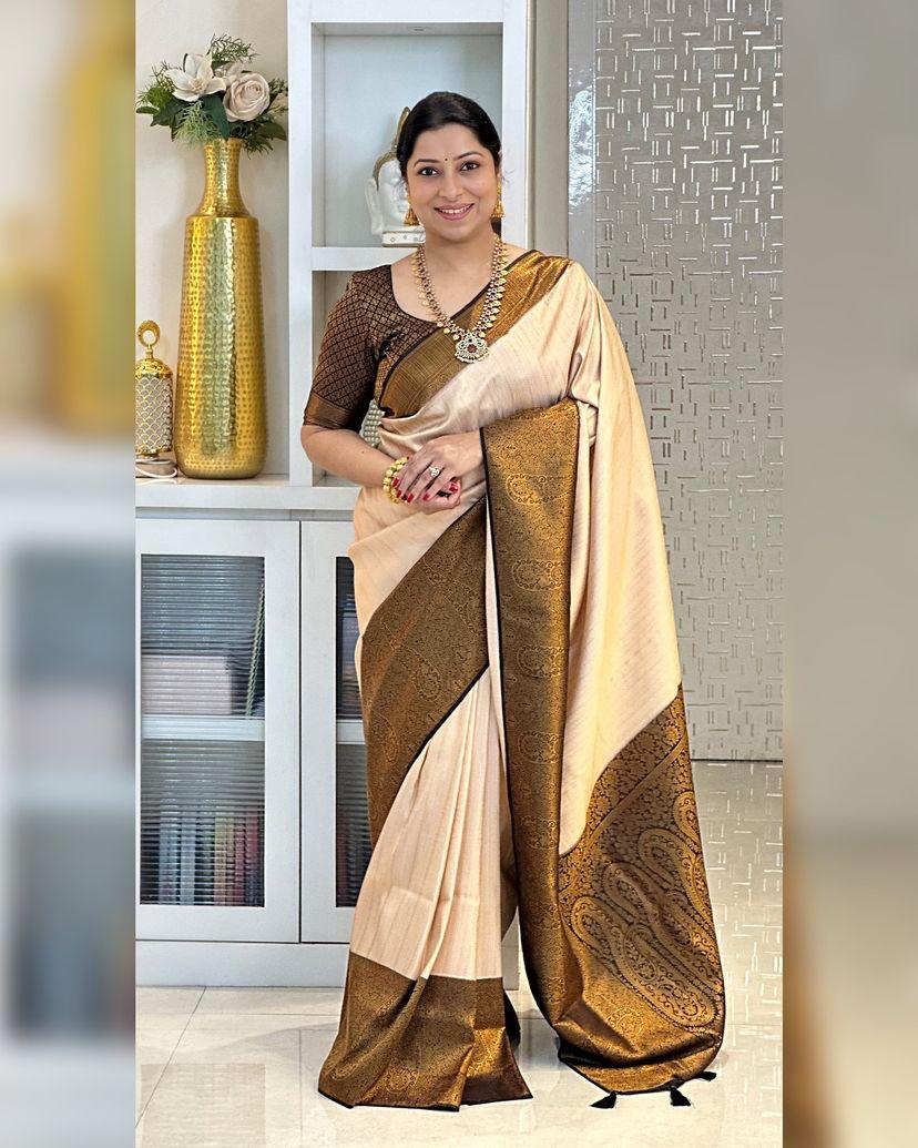 Gorgeous Beige Kanjivaram Silk Saree With Flameboyant Blouse Piece