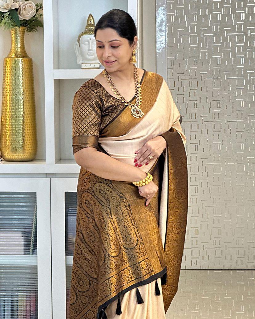 Gorgeous Beige Kanjivaram Silk Saree With Flameboyant Blouse Piece