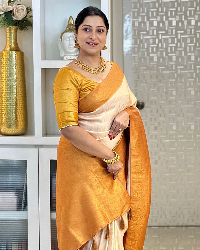 Ephemeral Beige Kanjivaram Silk Saree With Woebegone Blouse Piece