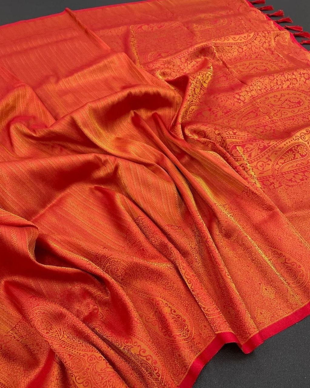 Devastating Wine Kanjivaram Silk Saree With Devastating Blouse Piece