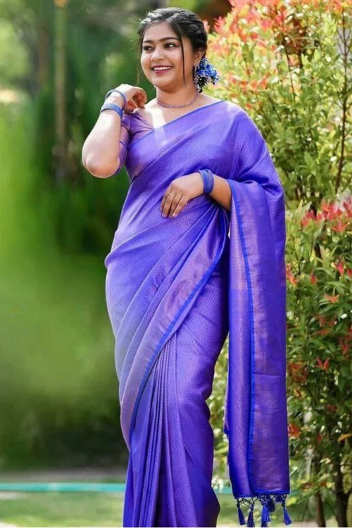 Load image into Gallery viewer, Seraglio Royal Blue Kanjivaram Silk Saree With Eloquence Blouse Piece
