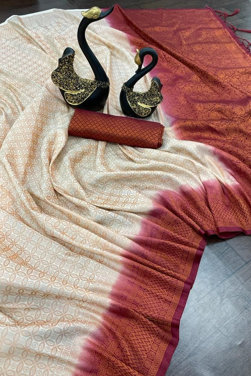 Load image into Gallery viewer, Glorious Peach Kanjivaram Silk Saree With Stunner Blouse Piece
