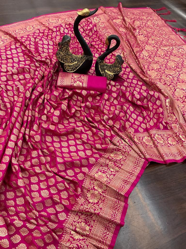 Classy Dark Pink Soft Banarasi Silk Saree With Demanding Blouse Piece