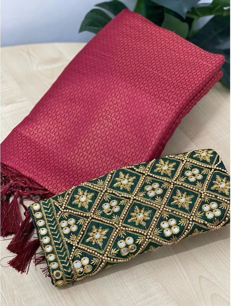 Scintilla Dark Pink Kanjivaram Silk Saree With Two Exuberant Blouse Piece