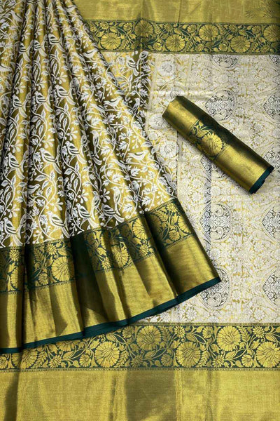 Innovative Dark Green Kanjivaram Silk Saree With Alluring Blouse Piece