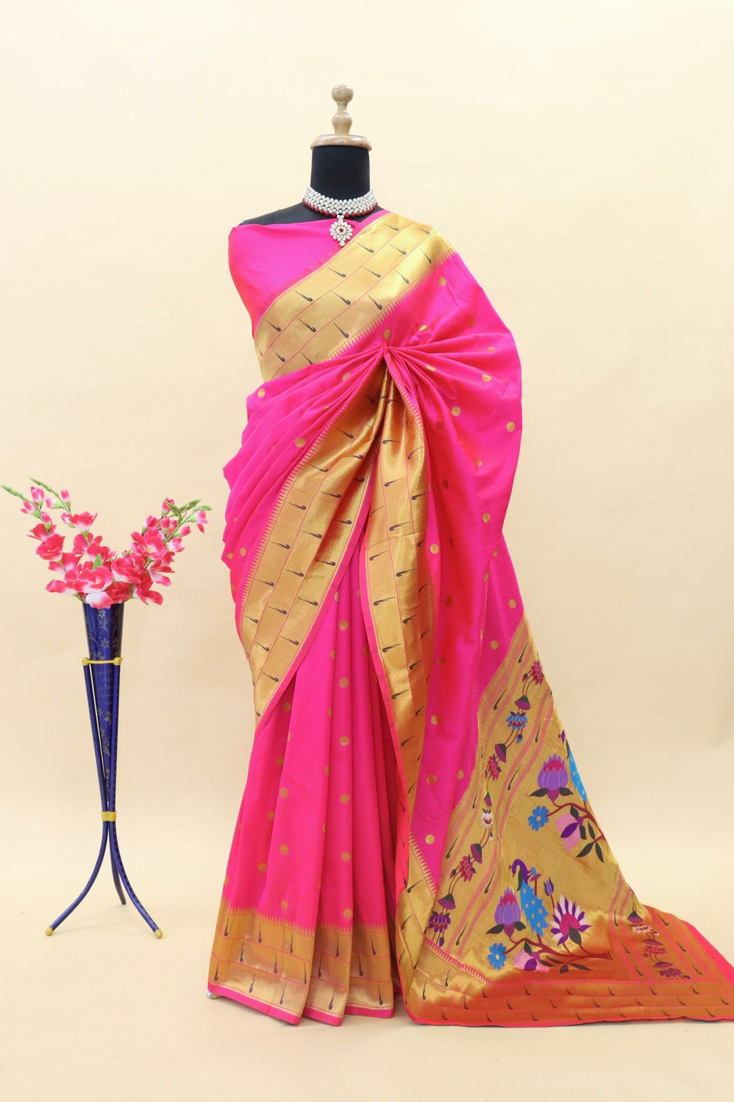 Admirable Dark Pink Paithani Silk Saree With Lissome Blouse Piece