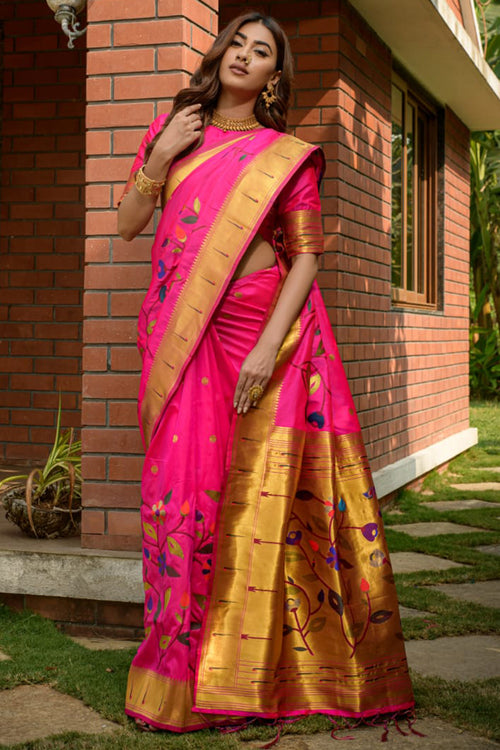 Load image into Gallery viewer, Lovely Magenta Paithani Silk Saree With Refreshing Blouse Piece
