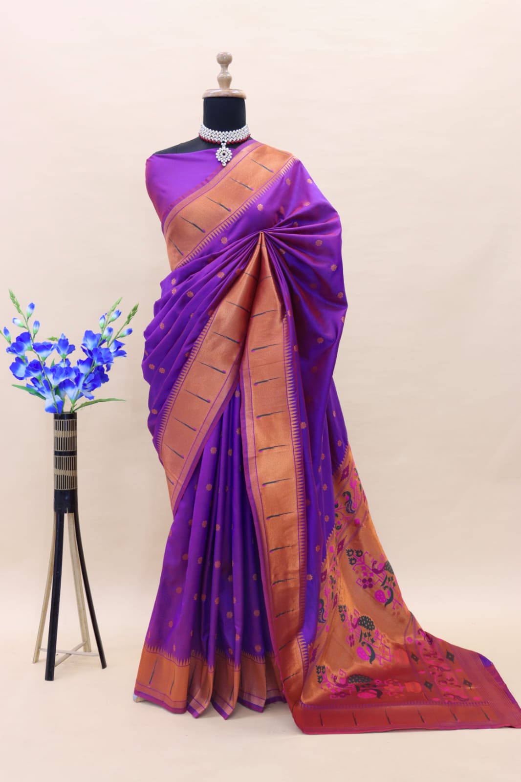 Flattering Purple Paithani Silk Saree With Outstanding Blouse Piece