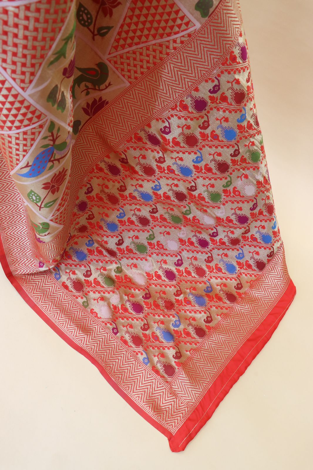 Splendiferous Red Paithani Silk Saree With Snappy Blouse Piece
