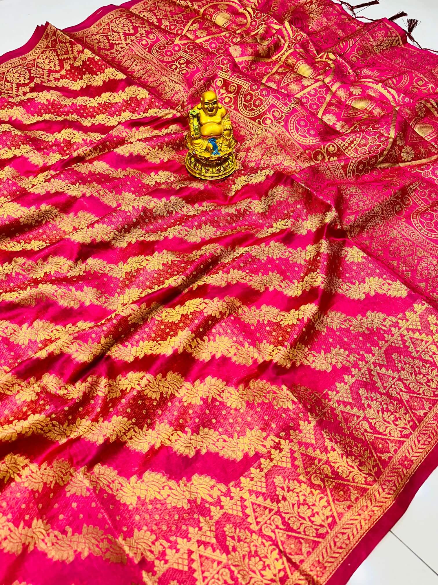 Captivating Dark Pink Organza Silk Saree With Smart Blouse Piece