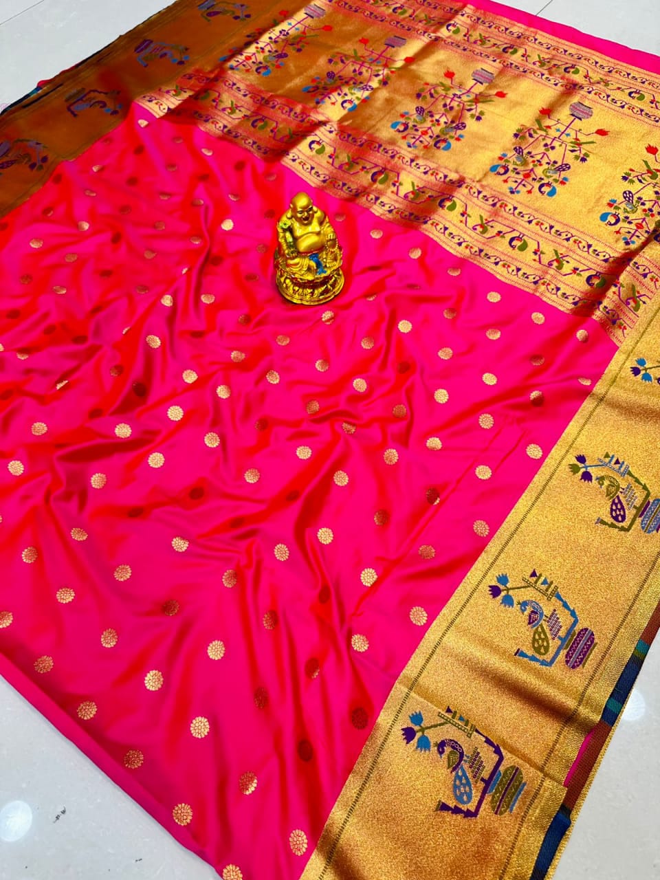 Blissful Dark Pink Paithani Silk Saree With Stunner Blouse Piece