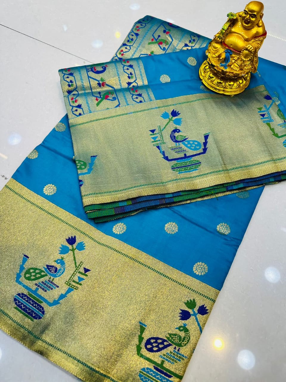 Majesty Firozi Paithani Silk Saree With Engrossing Blouse Piece