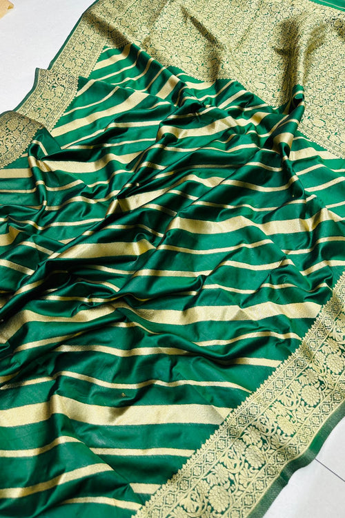 Load image into Gallery viewer, Comely Green Banarasi Silk Saree With Excellent Blouse Piece
