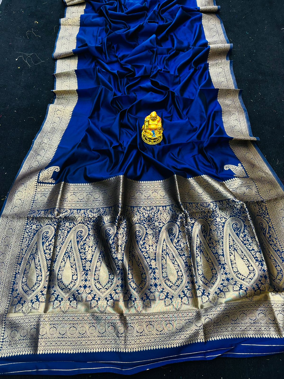 Confounding Navy Blue Soft Banarasi Silk Saree With Smashing  Blouse Piece