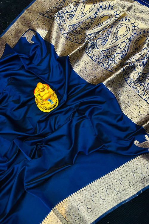 Load image into Gallery viewer, Confounding Navy Blue Soft Banarasi Silk Saree With Smashing  Blouse Piece
