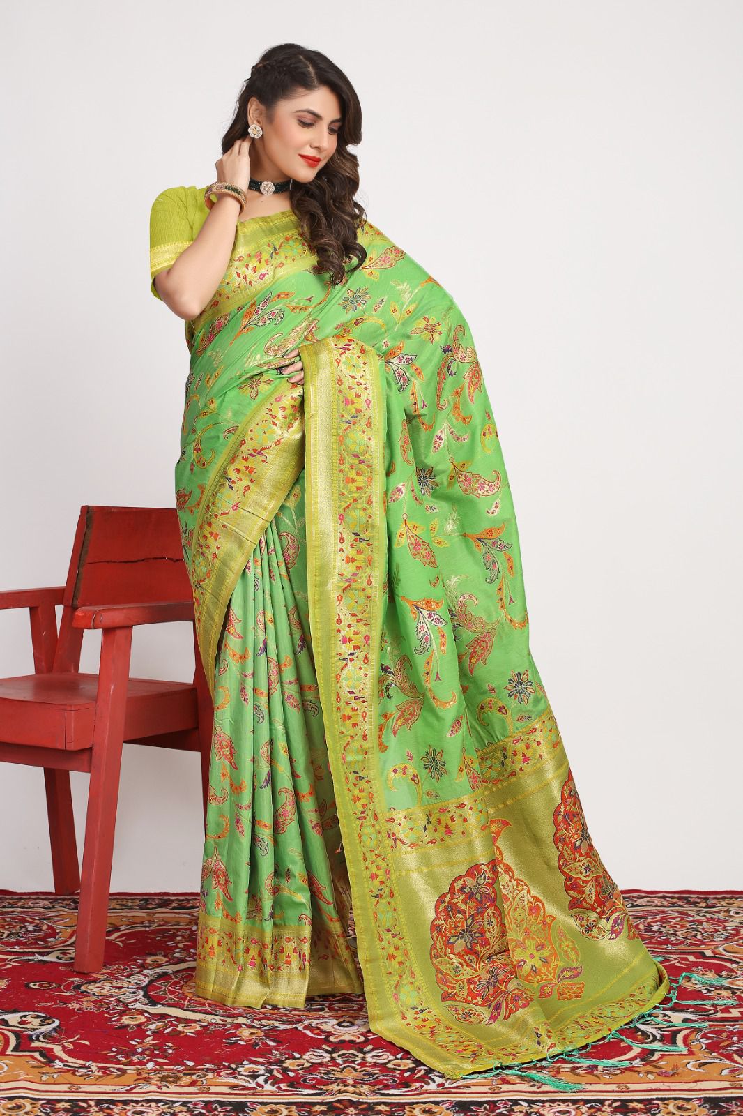 Groovy Parrot Pashmina saree With Majesty Blouse Piece