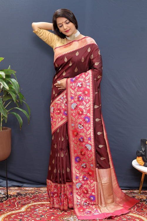 Load image into Gallery viewer, Denouement Maroon Paithani Silk Saree With Panache Blouse Piece
