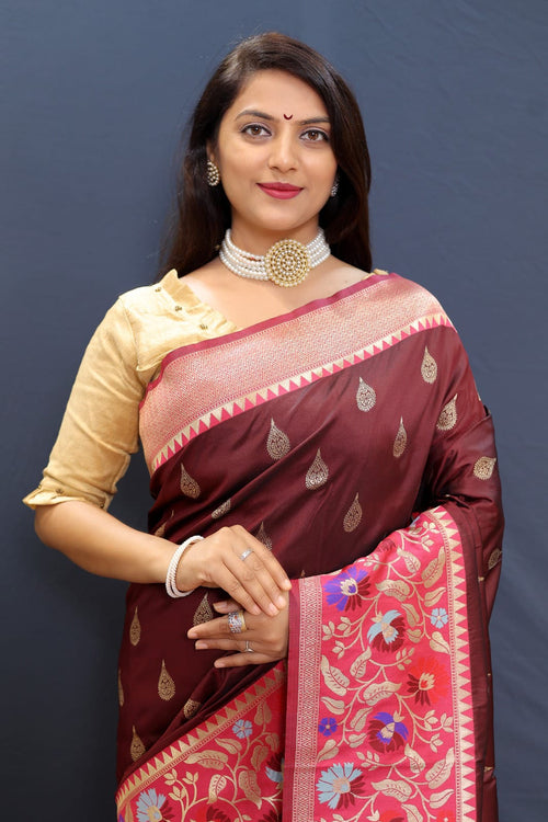 Load image into Gallery viewer, Denouement Maroon Paithani Silk Saree With Panache Blouse Piece
