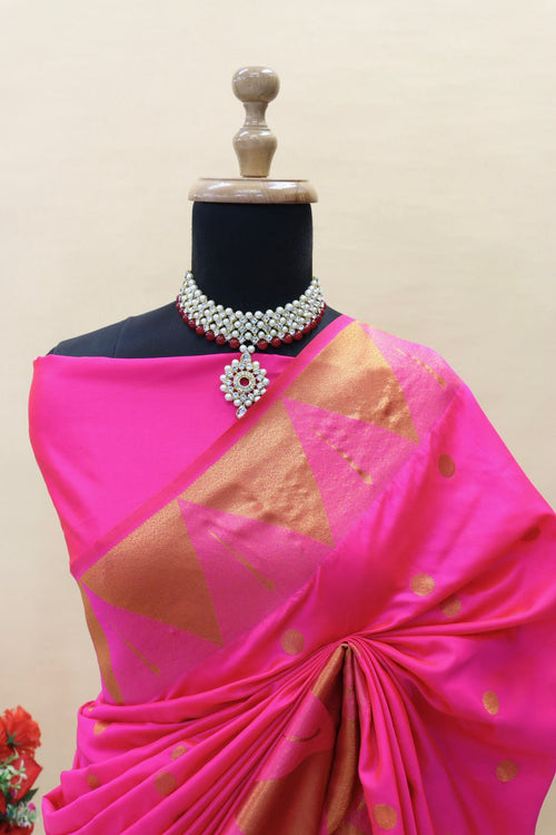 Load image into Gallery viewer, Moiety Dark Pink Paithani Silk Saree With Seraglio Blouse Piece

