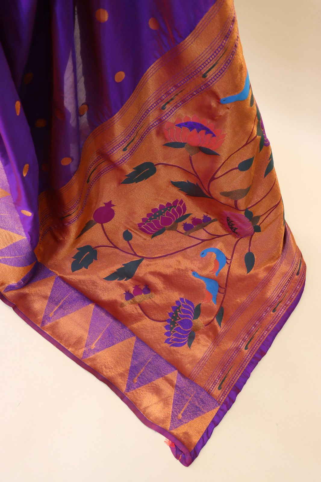 Delectable Purple Paithani Silk Saree With Evocative Blouse Piece