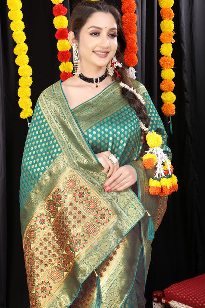 Phenomenal Rama Banarasi Silk Saree With Invaluable Blouse Piece