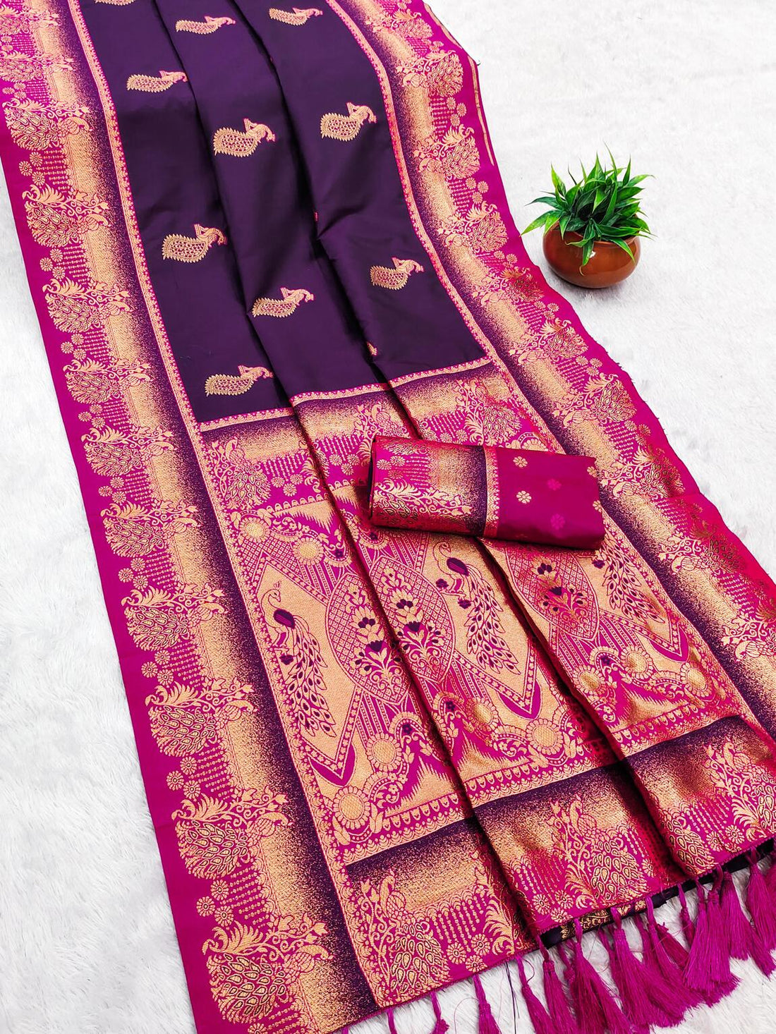 Extraordinary Purple Paithani Silk Saree With Adoring Blouse Piece