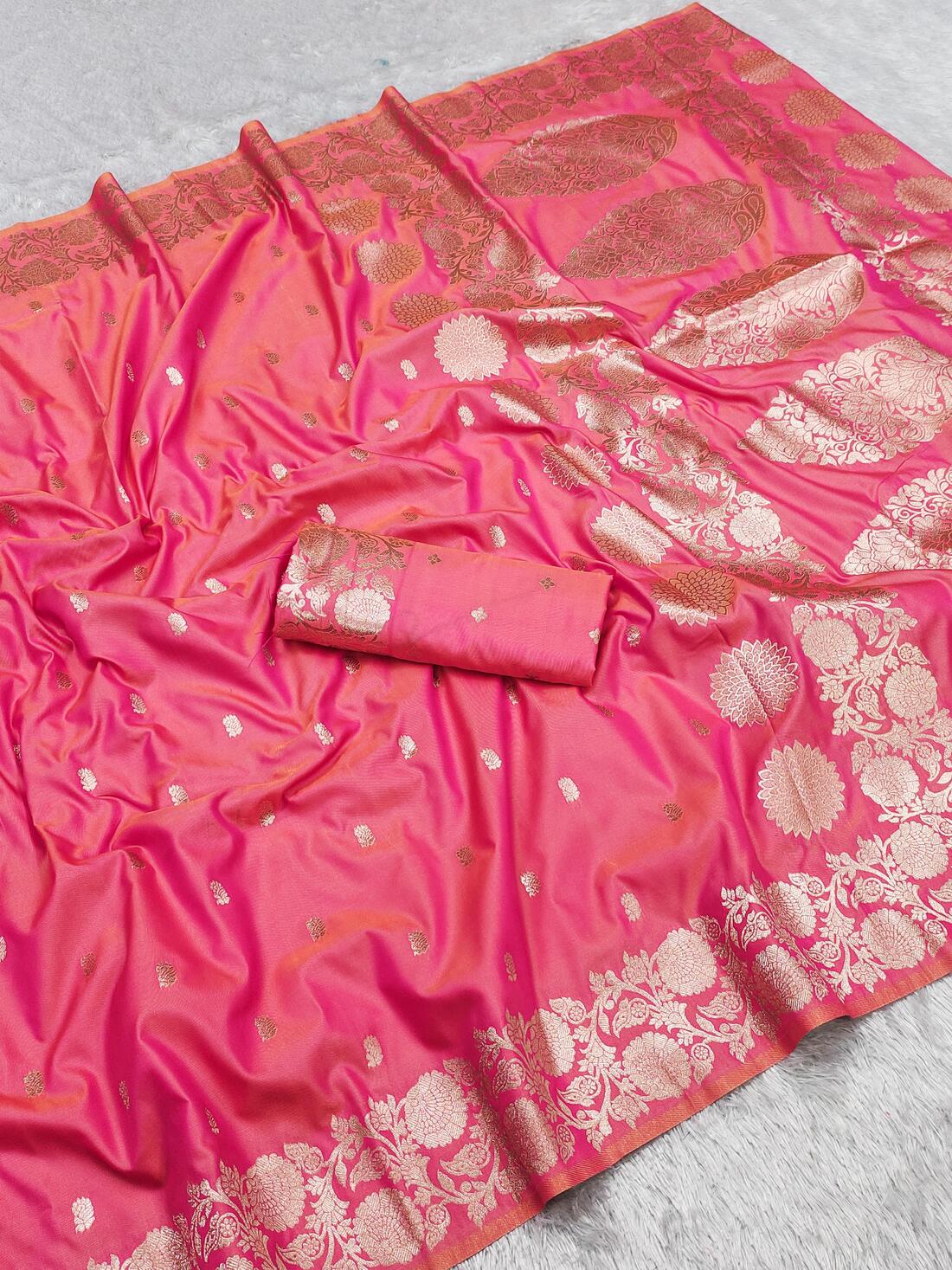 Extraordinary Pink Soft Banarasi Silk Saree With Tempting Blouse Piece
