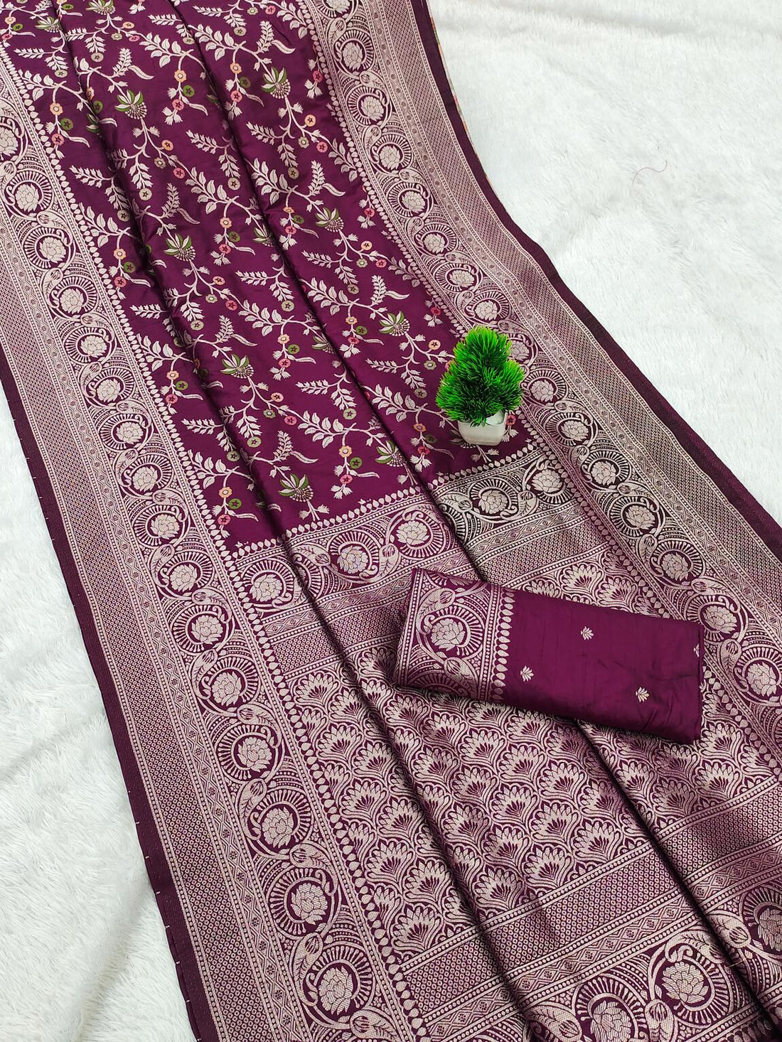 Nectarous Wine Soft Banarasi Silk Saree With Eye-catching Blouse Piece