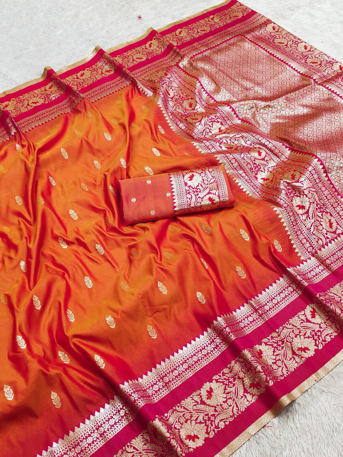 Magnificat Orange and Pink Pure Banarasi Silk Saree With Glittering Blouse Piece